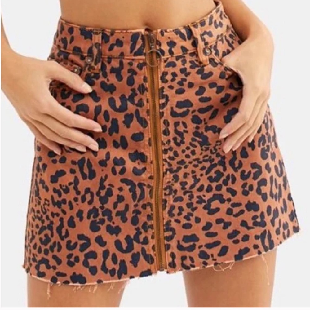 Size 28 Free People We The Free Zip It Up Leopard Print Denim Mini Skirt size 28